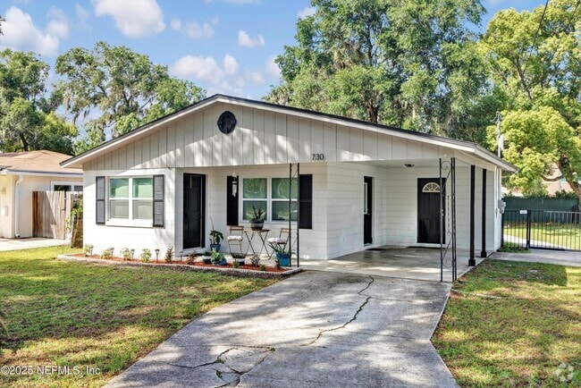 Building Photo - 730 Pine Ave Rental