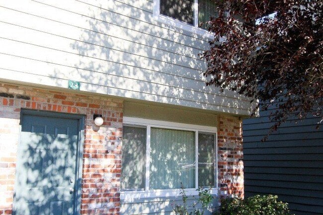 Two Bedroom End Unit Townhome Available! - Two Bedroom End Unit Townhome Available!