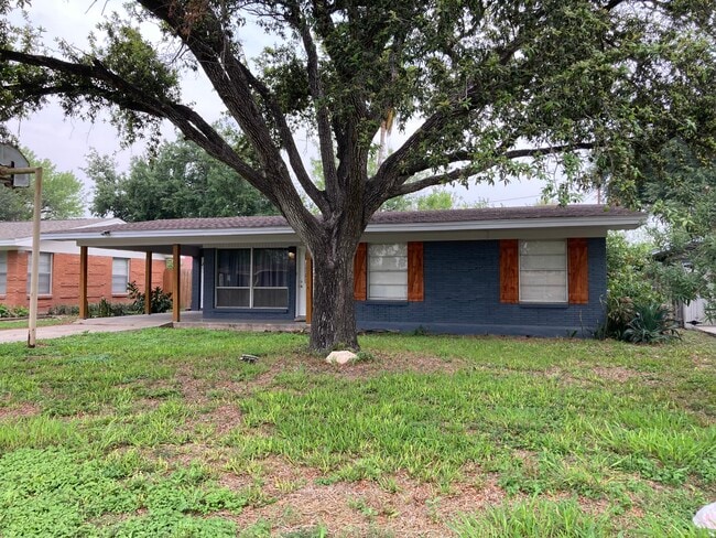 Photo - 2204 Camellia Ave