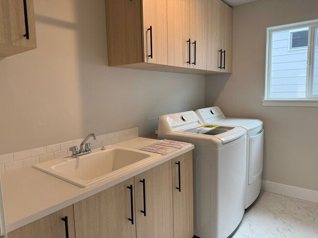 Photo - Beautiful Three Bedroom New Construction Home For Rent