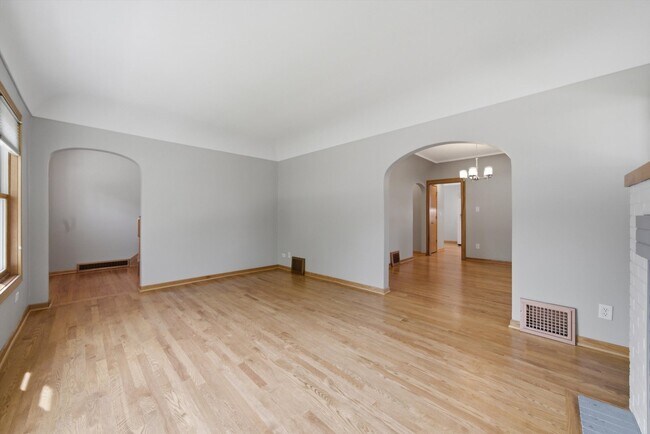 Photo - 586 S Hawthorne Ave