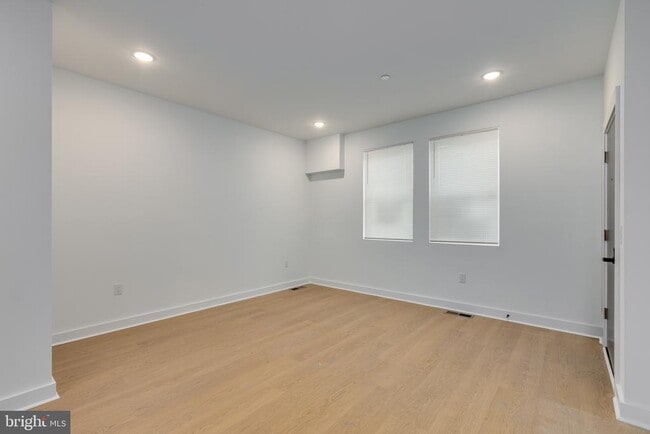 Photo - 2350 N 16th St