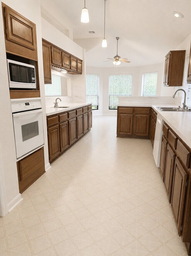 Photo - 3307 Rushwood Ln