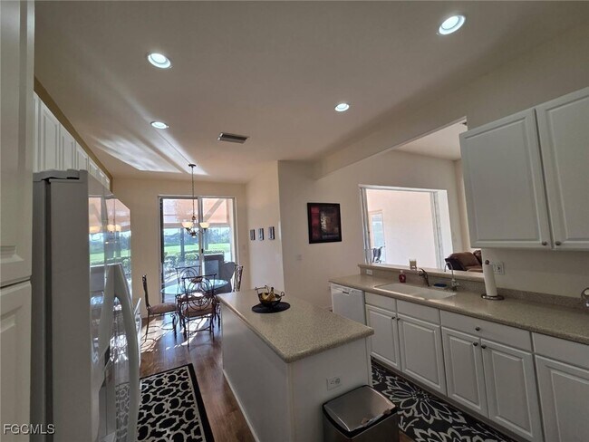 Photo - 9129 Links Dr