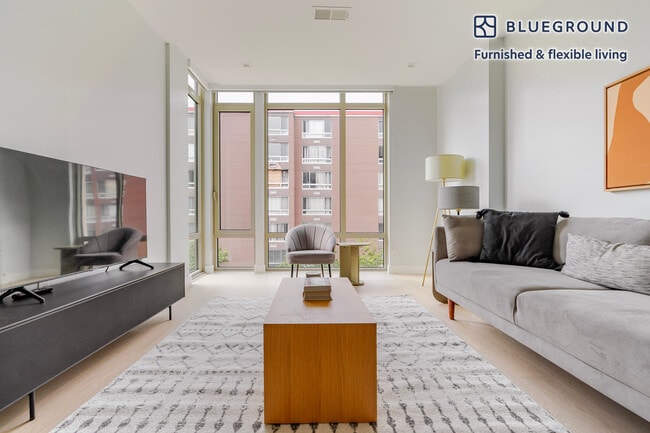 Photo - 1224 M St NW Unidad FL6-ID1077