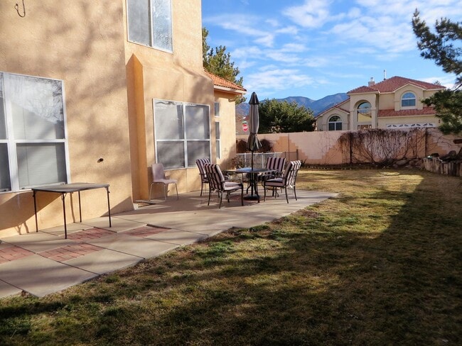 Photo - Beautiful 3 bedroom 2 bathroom home.