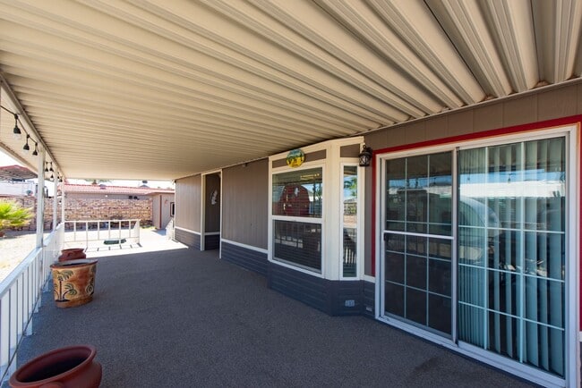 Photo - Fully furnished 1 bedroom 1bathroom located in the Foothills