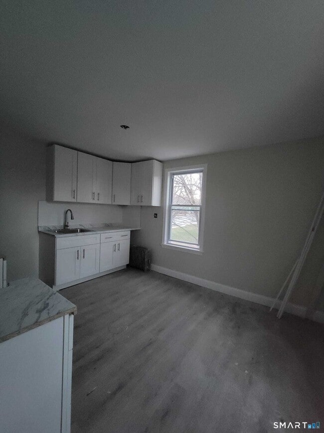 Photo - 219 Pleasant St Unidad 3