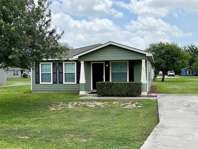Photo - 273 Springs Hill Cir House