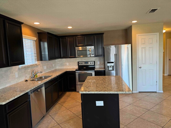 Photo - 1121 Rivers Creek Ln