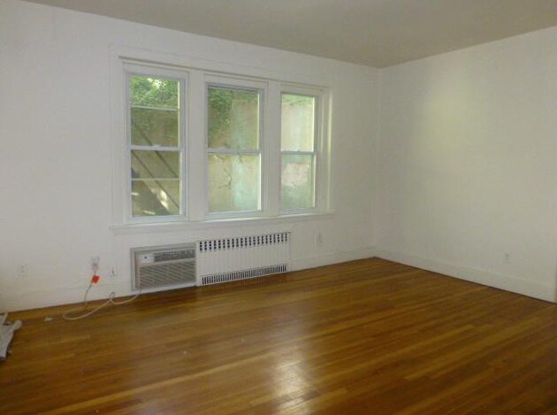 Photo - 48 Lancaster Ter Unit #104