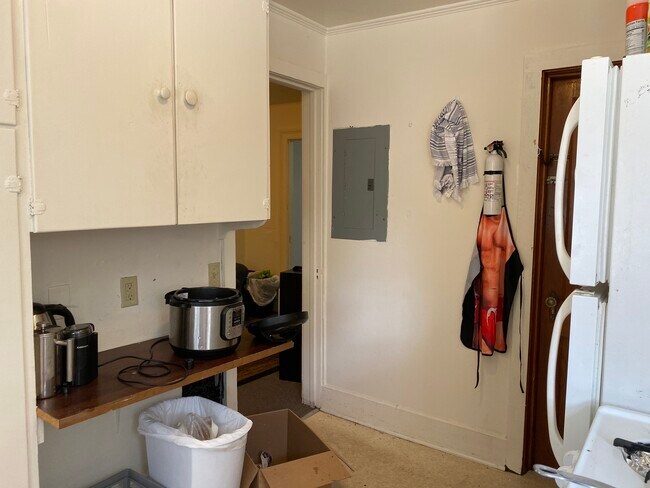 Photo - 68 Elmwood Ave Unit 2