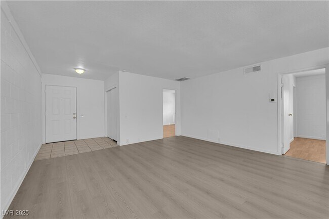 Photo - 2908 E Poplar Ave