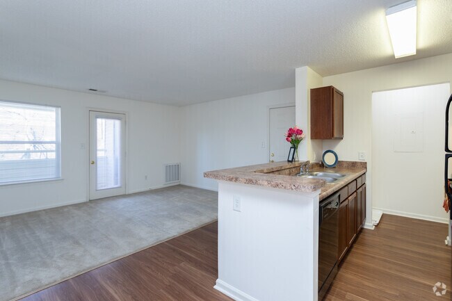 2HAB, 2BA - 1,000 ft² - Monmouth Woods Apartments