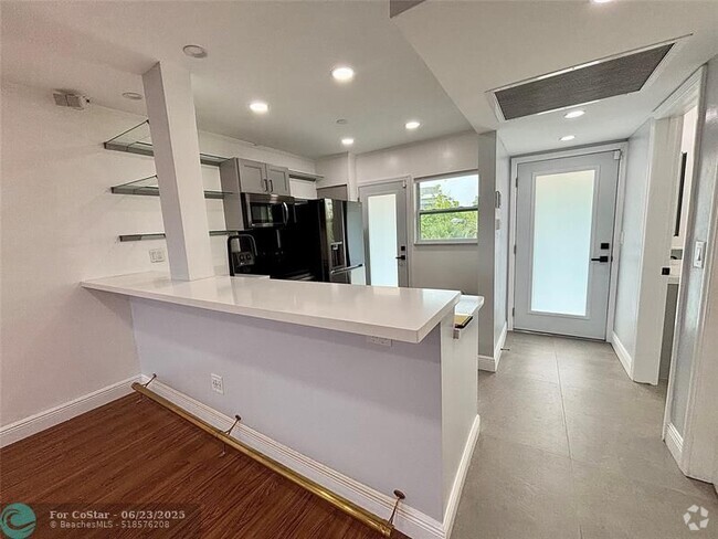 Building Photo - 2820 NE 201st Terrace Unit 326 Rental
