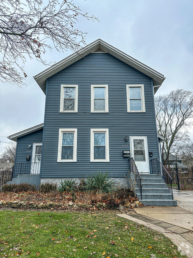 Building Photo - 1002 S 5th Ave Rental