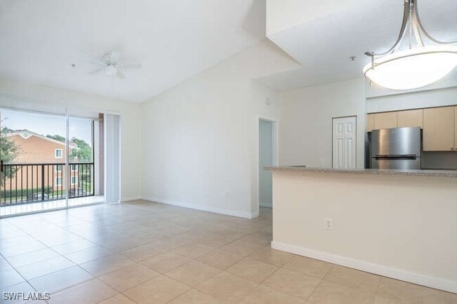 Photo - 1220 Reserve Way Unidad 305