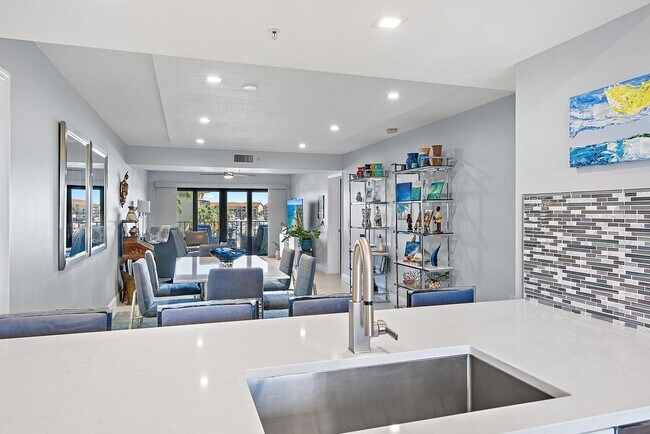 Photo - 1101 Seafarer Cir Unit 402