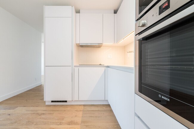 Photo - 110 Oriole Pkwy Unit 401