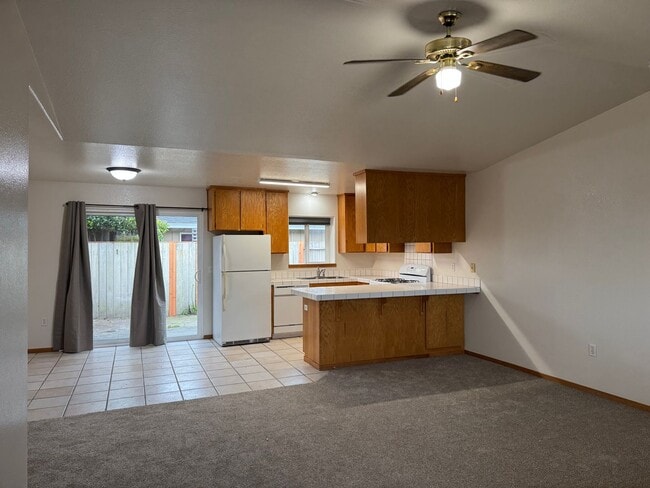 Photo - 1023 W Harris St Unidad 1023