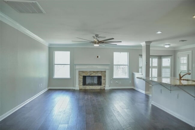 Photo - 6626 Crystal Point Dr