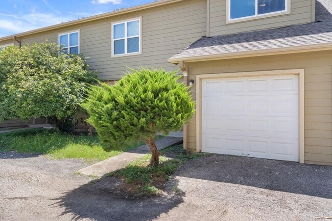 Photo - 8703 Schick Rd