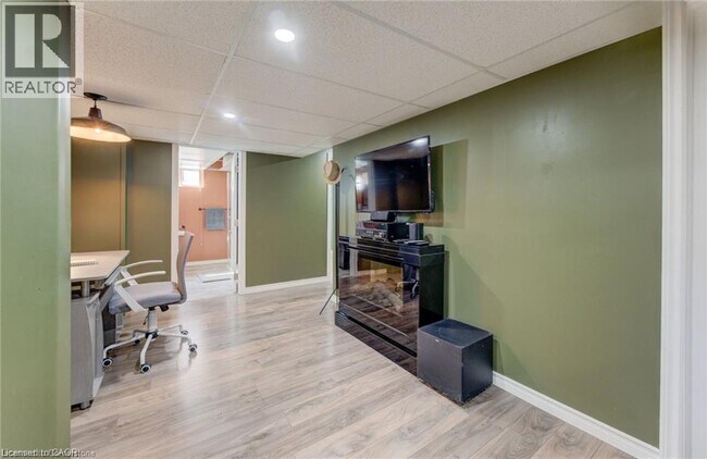 Photo - 13 Lowell St S