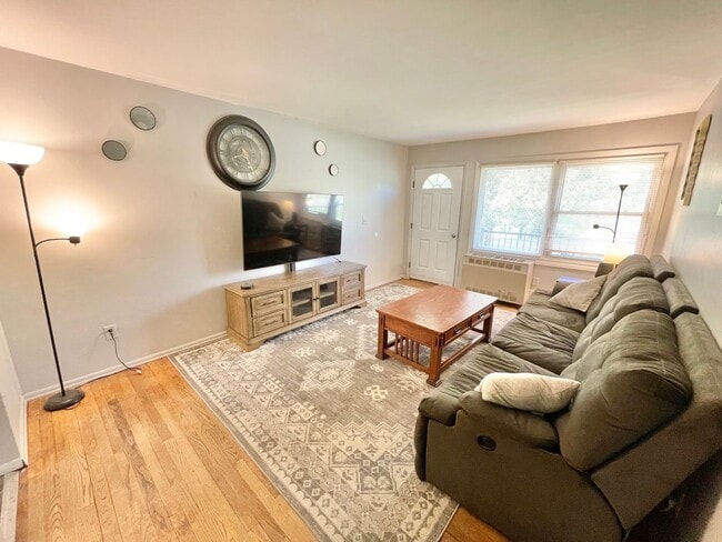 Photo - 203 Harbor Rd Unit 2