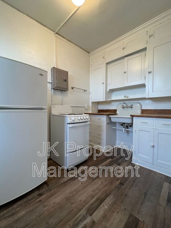 Photo - 310 5th St N