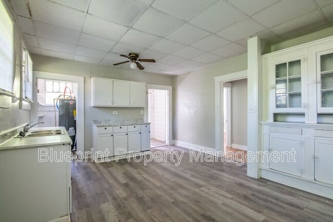 Photo - 1521 Graymont Ave W