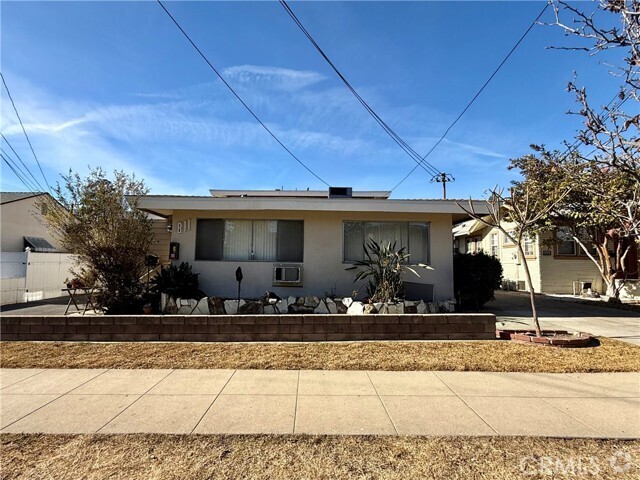 Building Photo - 811 N 1st St Unit C Rental