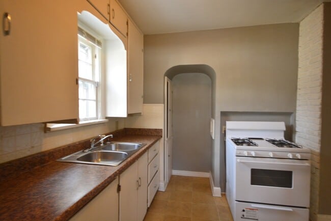 Photo - 2 Bedroom 1 Bathroom House with a Fenced-in Yard!