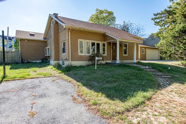 Photo - 1700 Gideon Ave