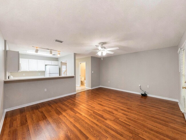 Photo - 954 Scenic Oak Ln