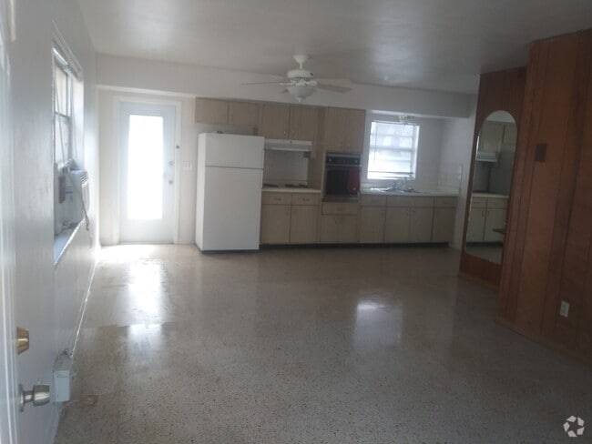 Building Photo - 1540 Pasadena Dr Unit 7 Rental