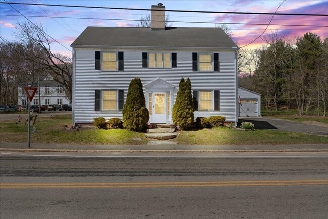 Building Photo - 1 Elm St Unit 3