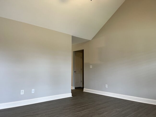 Photo - 208 Orkney Rd