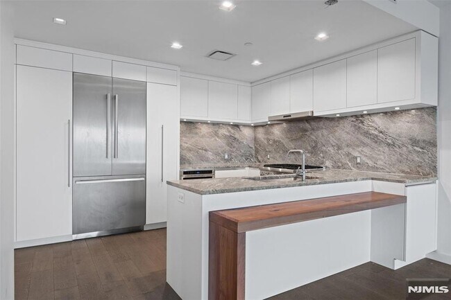 Photo - 320 Adolphus Ave Unit 812