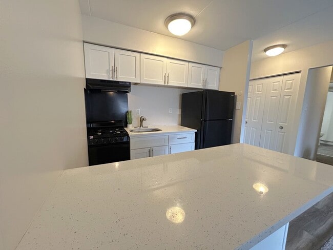 Photo - Lindenwood Apartments