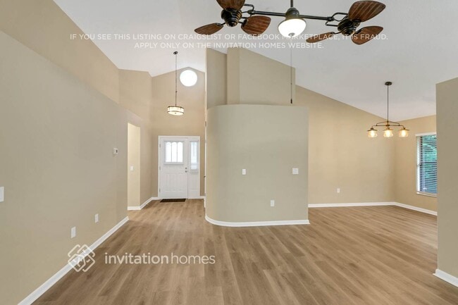 Photo - 8042 Lansing Dr