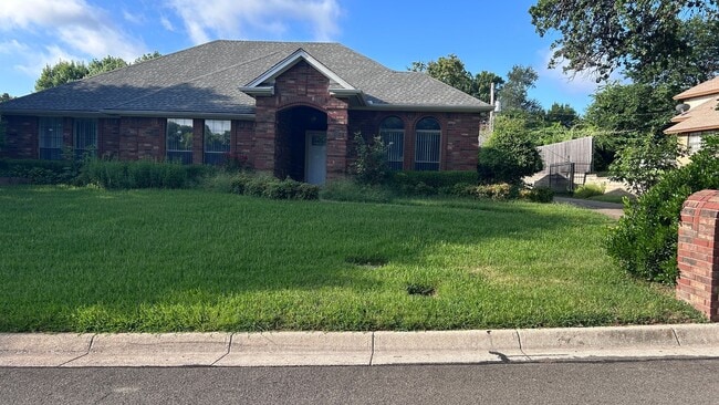 Photo - 1020 Baldwin Dr House