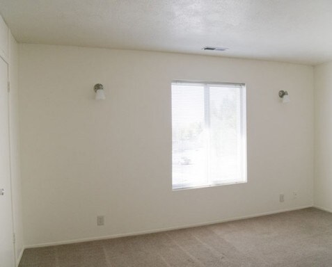 Photo - 1587 S Foothill Dr