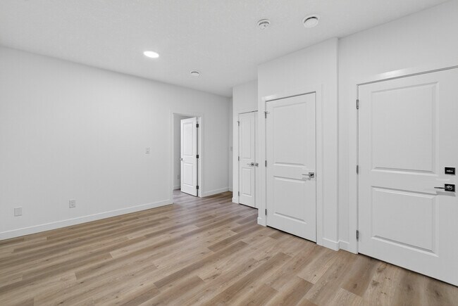 Photo - 28 Renwyck Pl