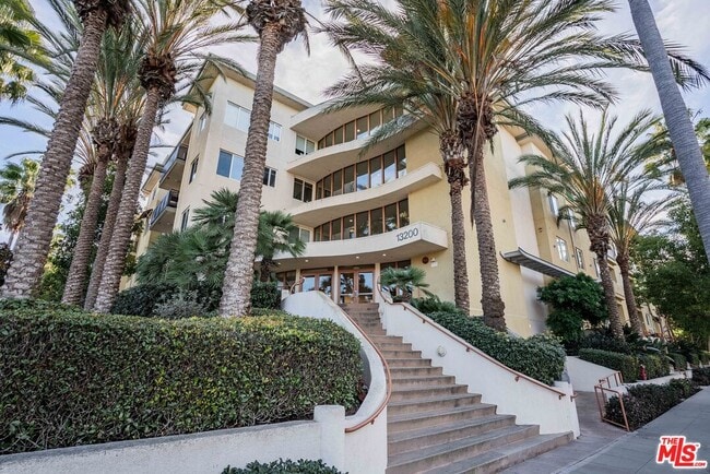 Building Photo - 13200 Pacific Promenade Unit 422