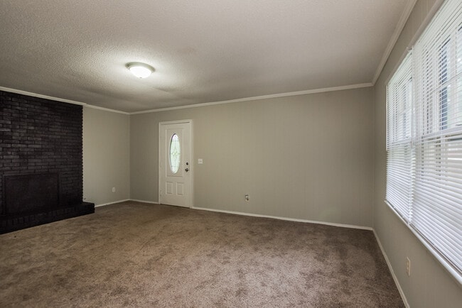 Photo - 102 1st Day St