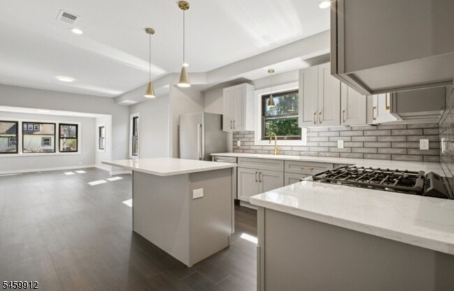 142 Maple Ave Unit 1