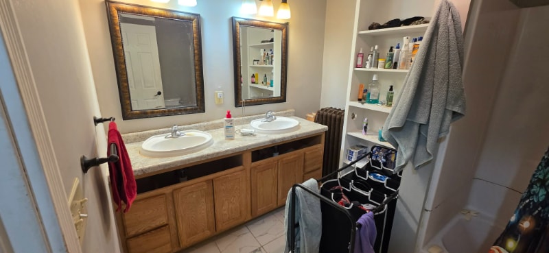 Photo - 994 Reaney Ave E