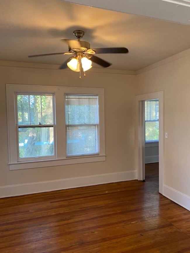 Photo - Great 3/1 Home Walk to UF with Yard & Pets...