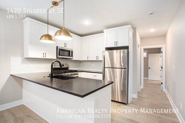 Photo - 1420 Sigsbee St SE