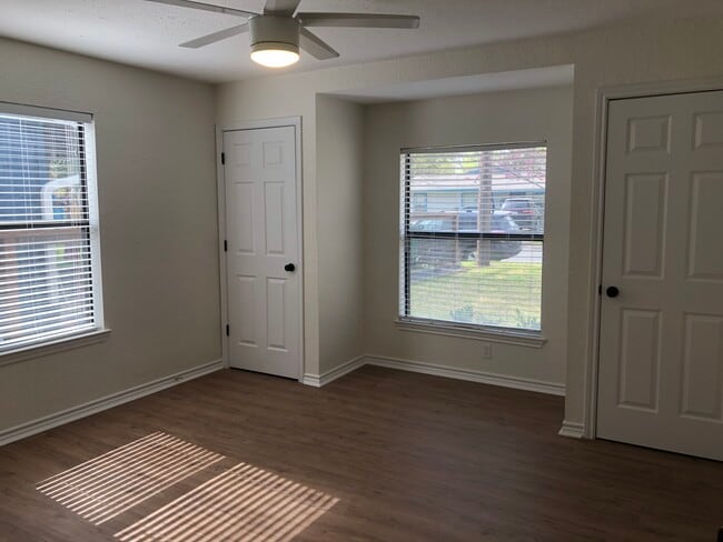 Photo - 3300 Bengston St